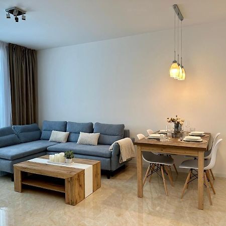 Apartment Robotnicka - 2 Bathrooms, 2 Bedrooms 반스카비스트리카 외부 사진